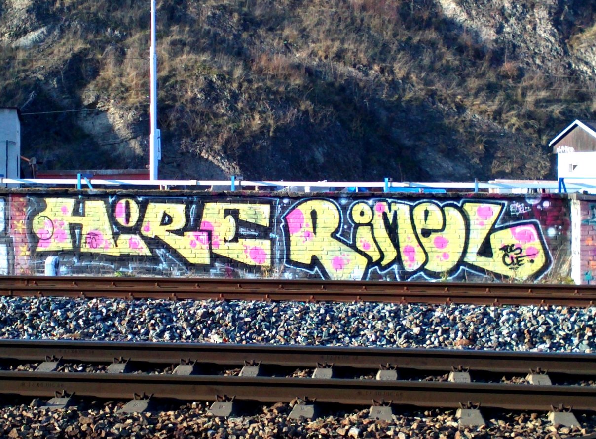 Graffiti Bombing in Prague - Photo by Exist333 - Hire, Rimel