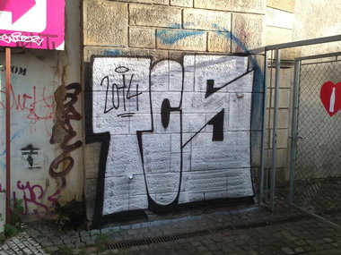 Graffiti Bombing in Prague - Photo by Exist333 - Streets