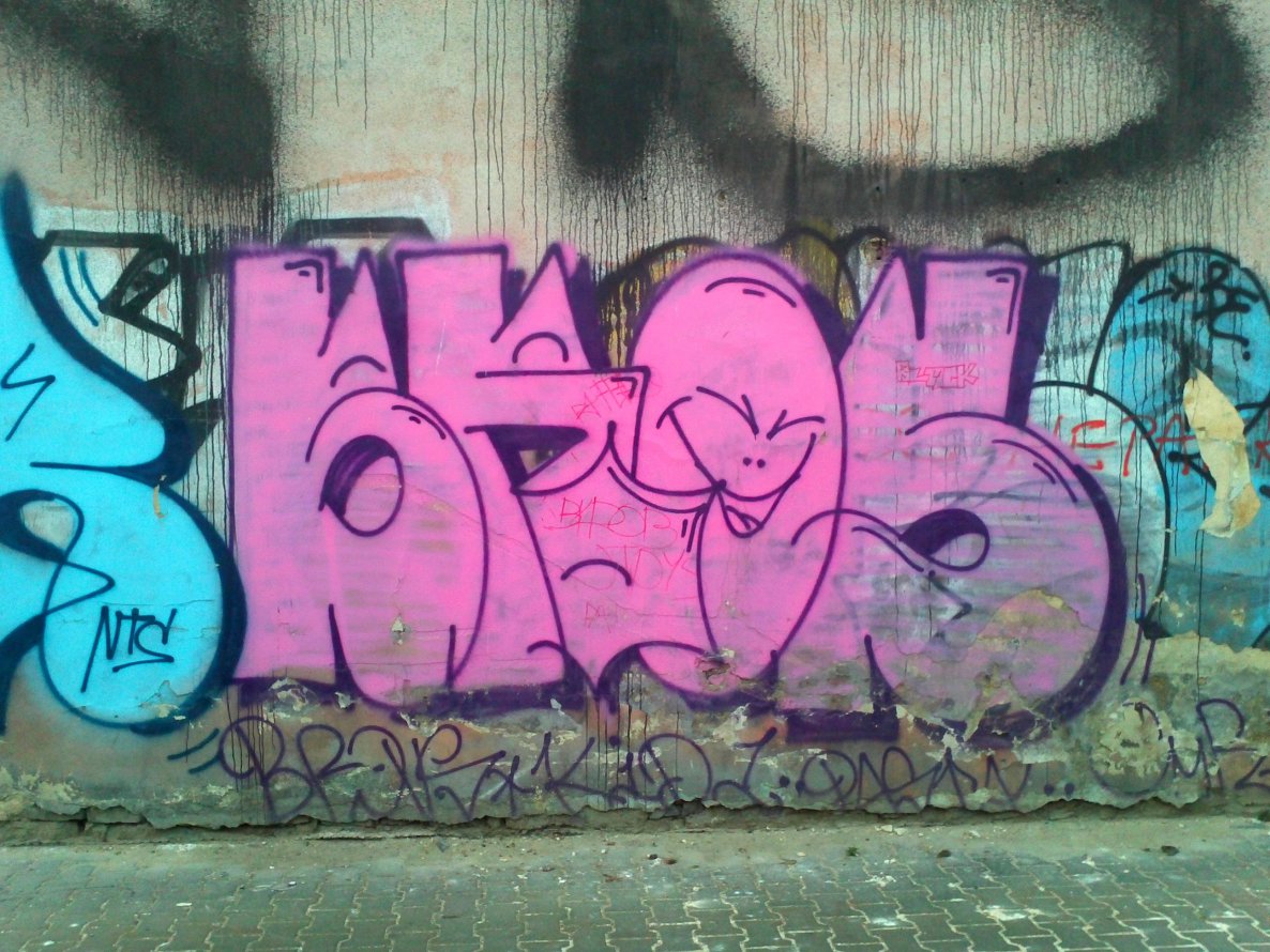 Graffiti Bombing in Prague - Photo by Exist333 - Bros