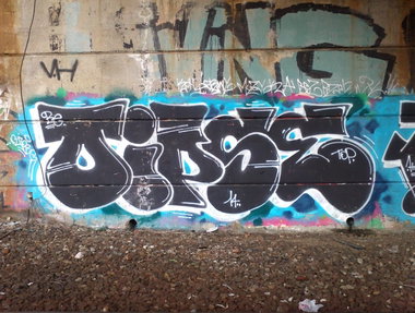 Graffiti Bombing in Prague - Photo by Exist333