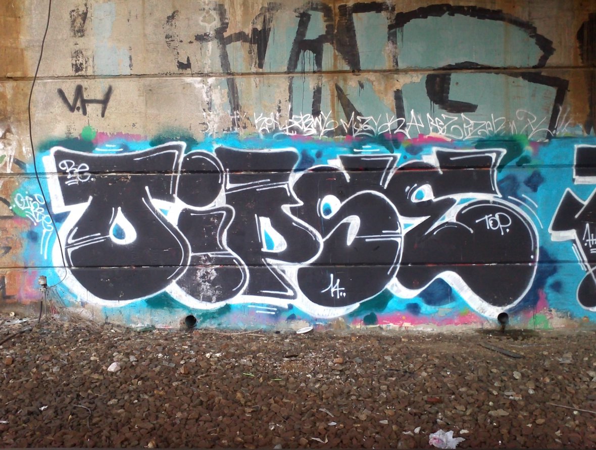 Graffiti Bombing in Prague - Photo by Exist333