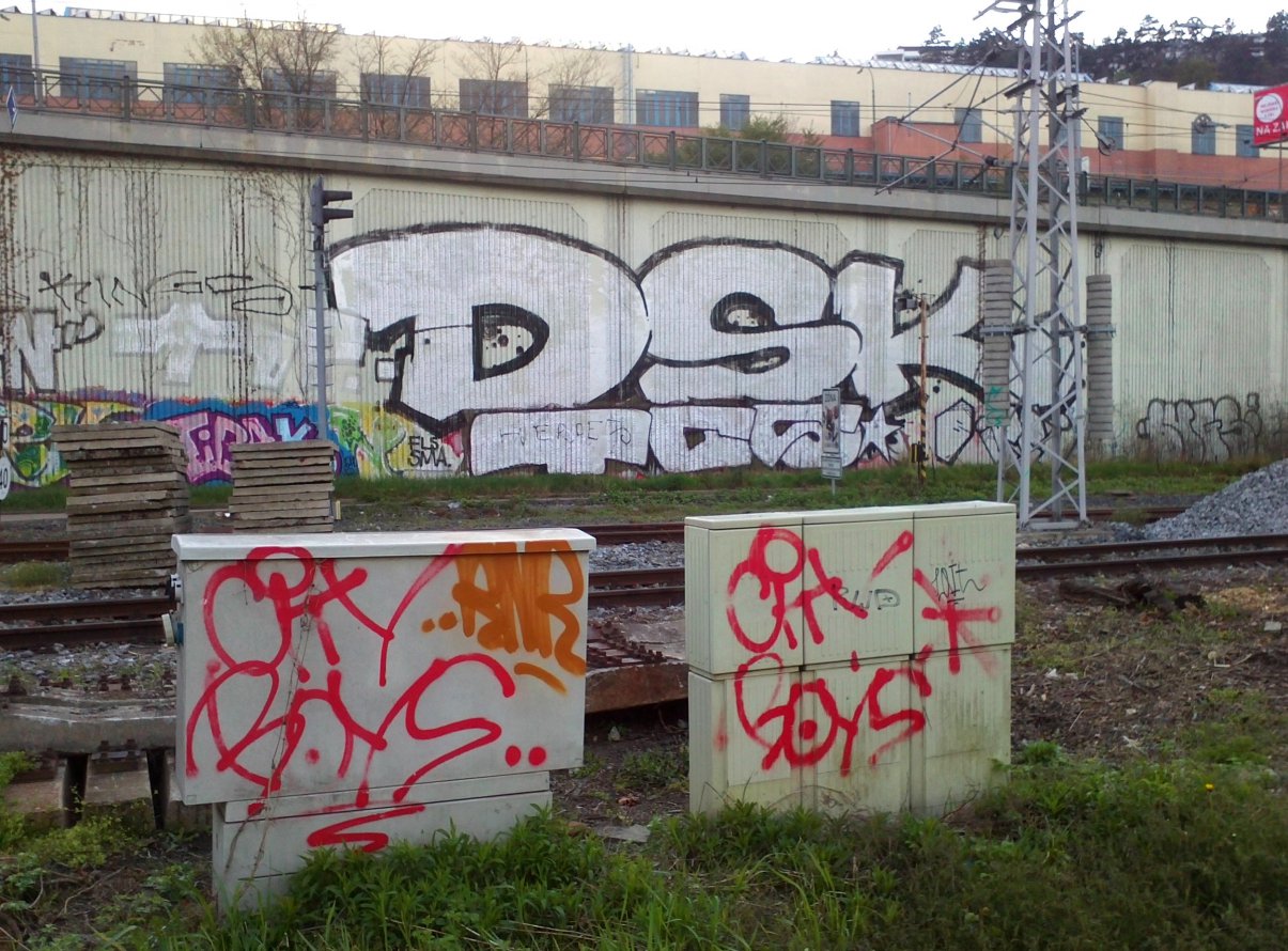Graffiti Bombing in Prague - Photo by Exist333 - Train, line, City