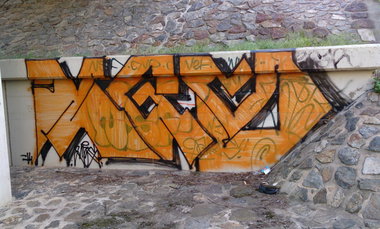 Graffiti Bombing in Prague - Photo by Exist333 - KGS, Praha