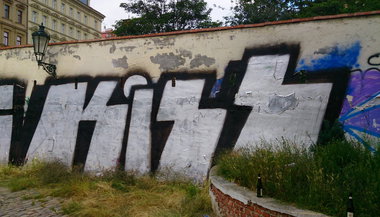 Graffiti Bombing in Prague - Photo by Exist333 - Kiss, crew