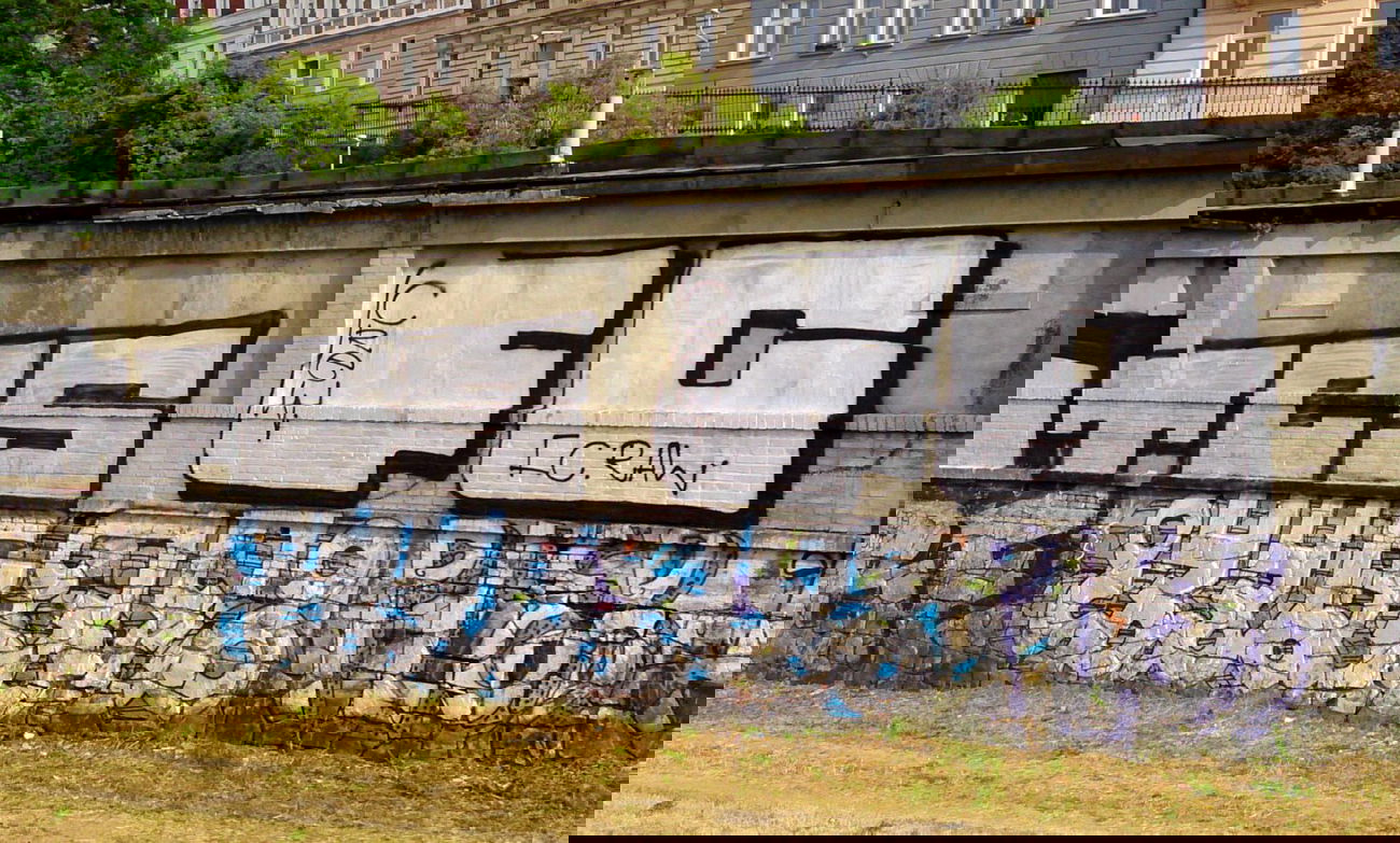 Graffiti Bombing in Prague - Photo by Exist333 - Train, line