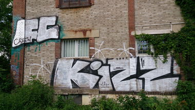 Graffiti Bombing in Prague - Photo by Exist333