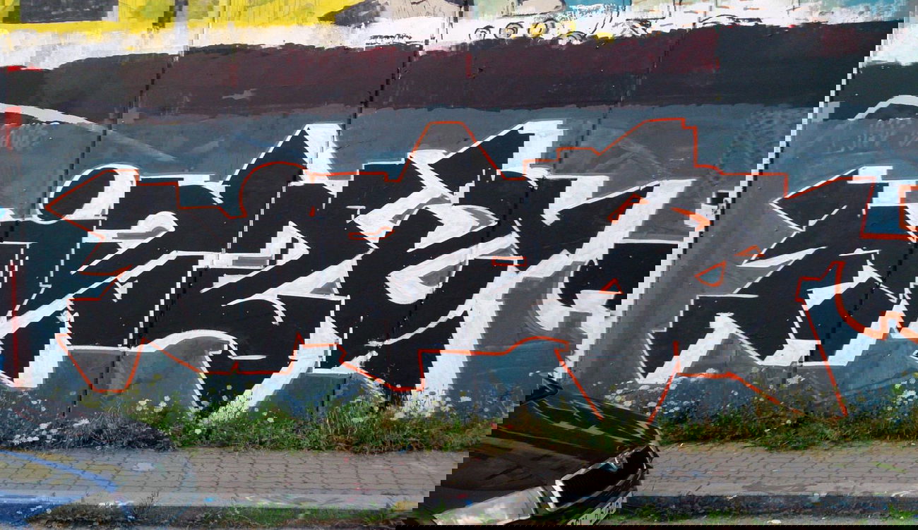 Graffiti Wall in Prague - Photo by Exist333 - Fizze