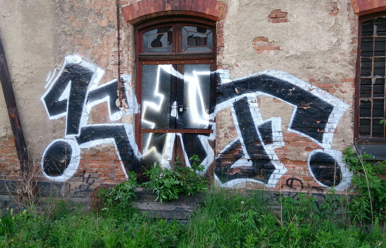Graffiti in Praha - Photo by Exist333