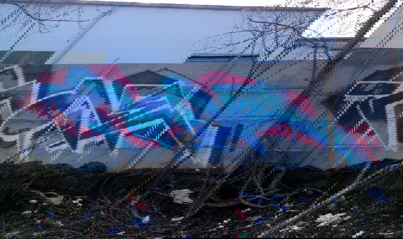 Graffiti Bombing in Praha - Photo by Exist333