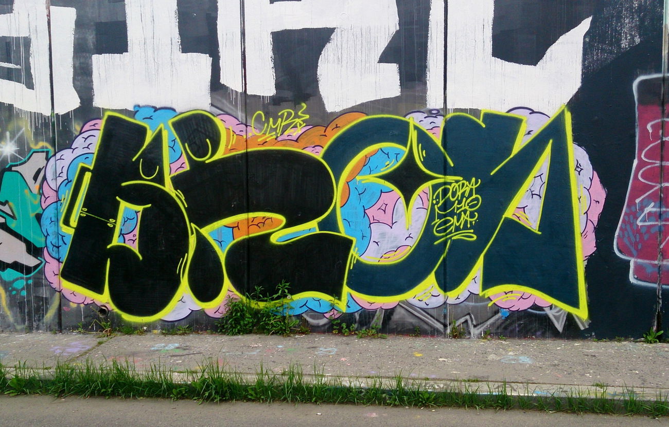 Graffiti in Praha - Photo by Exist333