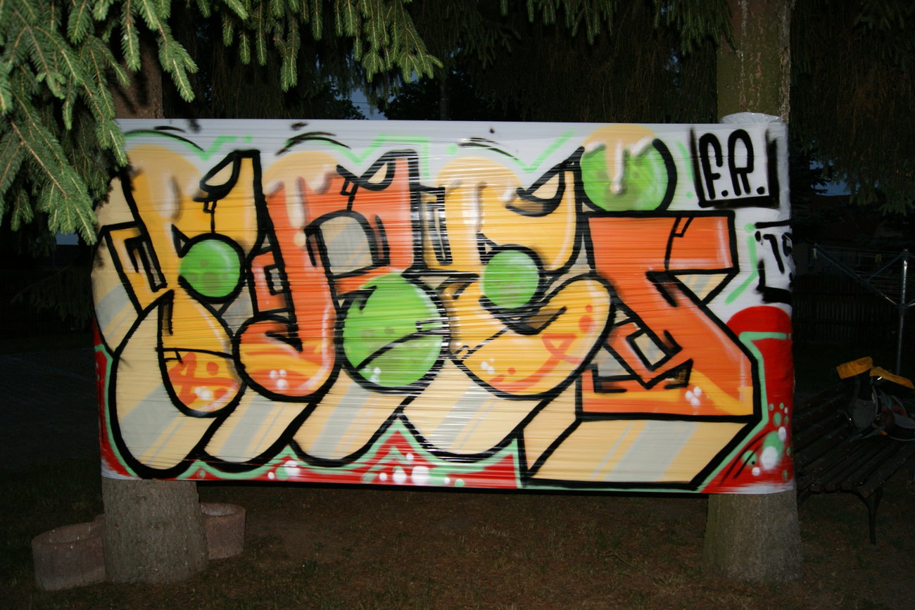 Graffiti Wall - Photo by Exuserwithname (2015)