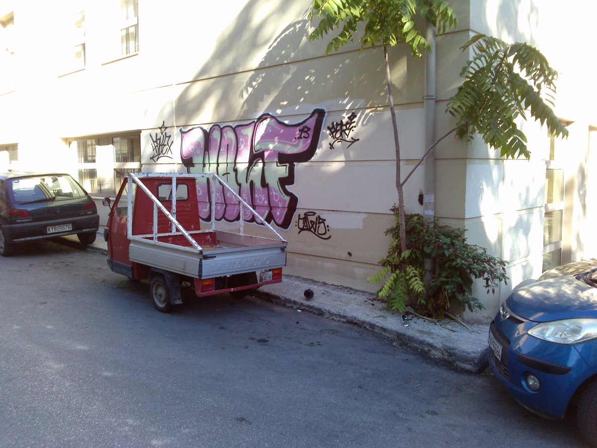 Graffiti Bombing - Photo by FAKExWOLF - fake, wolf, cows (2013)