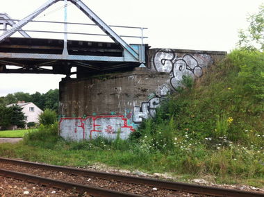 Graffiti Bombing - Photo by FIROONE - B13, CREW