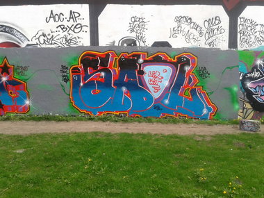 Graffiti Wall in Berlin - Photo by FLEDERMAUSMANN - saol, lcr, gst (2013)