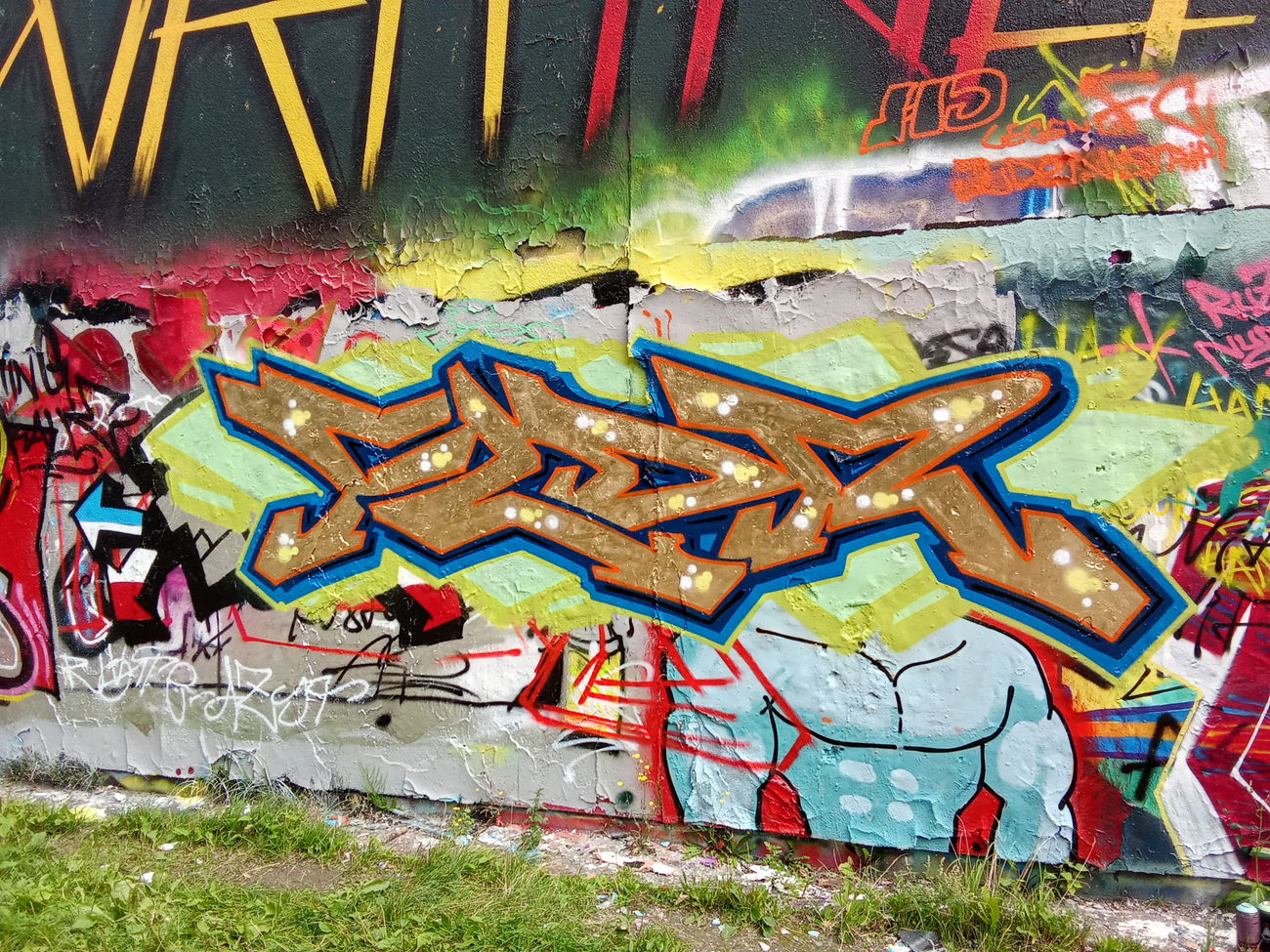 Graffiti Wall in Rostock - Photo by FLOR45