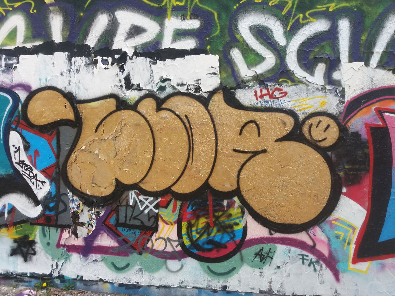 Graffiti Wall in Rostock - Photo by FLOR45