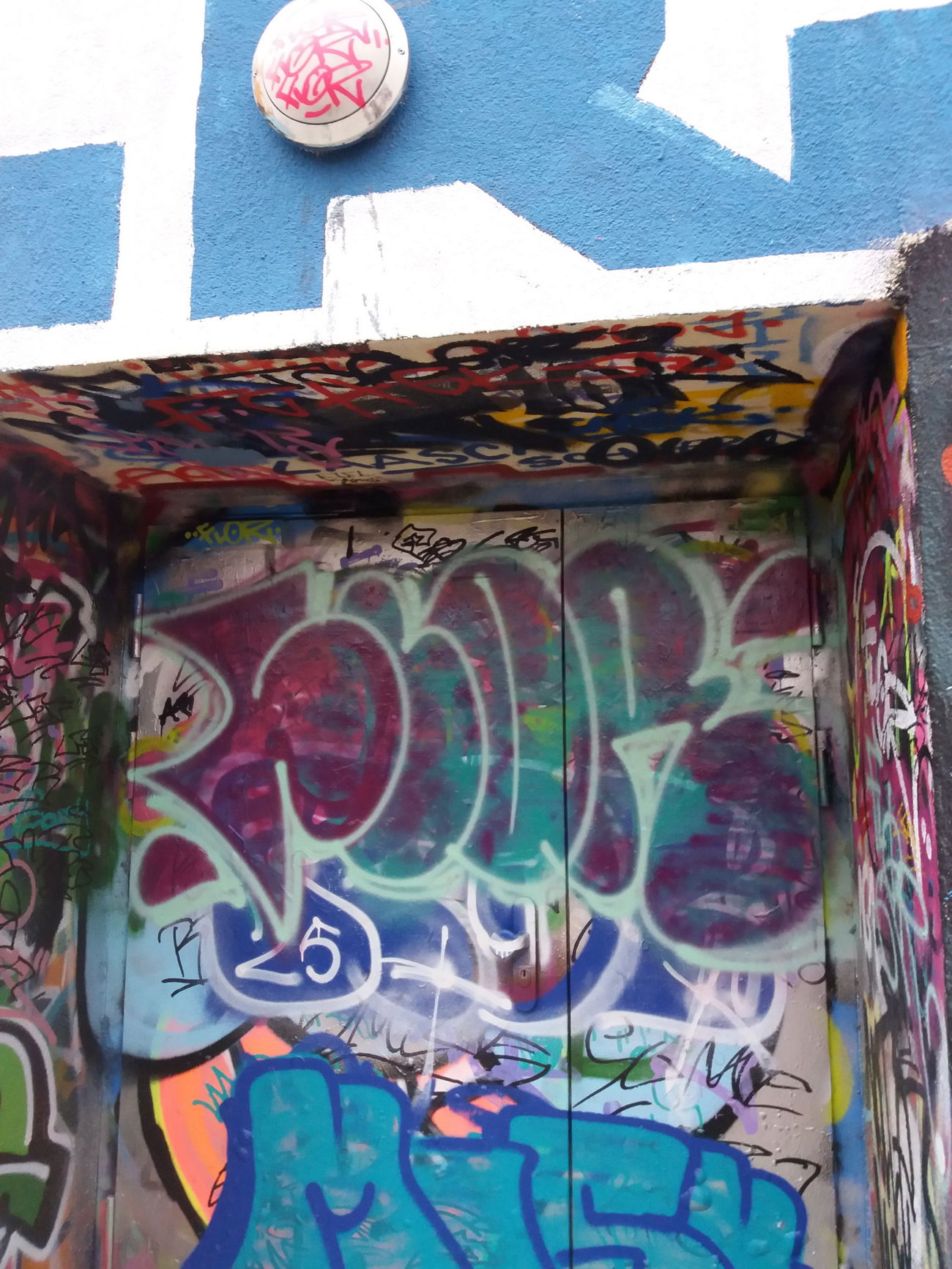 Graffiti Wall in Rostock - Photo by FLOR45