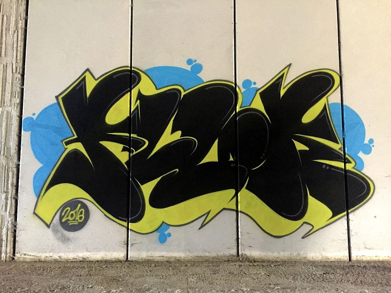 Graffiti Wall - Photo by FLUORONE - fluor, fluorone (2016)