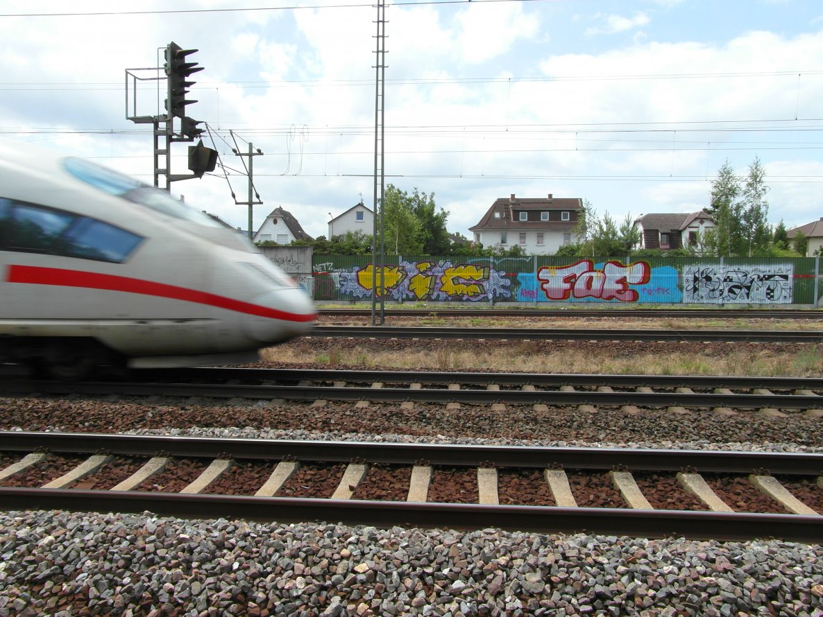 Graffiti Bombing - Photo by FOESandFriends - Abart, FOE, Crew