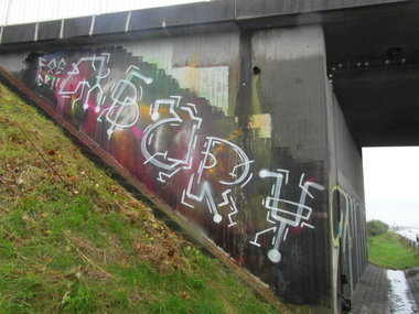 Graffiti Bombing - Photo by FOESandFriends - Abart, FOE, Crew
