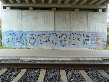 Graffiti Bombing - Photo by FOESandFriends - Abart, Tic, Jimi