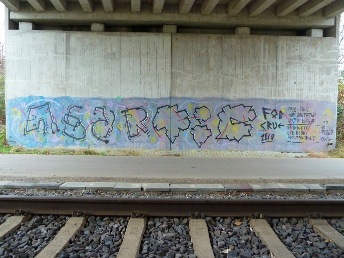 Graffiti Bombing - Photo by FOESandFriends - Abart, Tic, Jimi