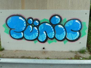 Graffiti Bombing - Photo by FOESandFriends - Zünic, FOE, Crew