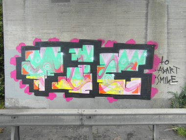 Graffiti Bombing - Photo by FOESandFriends - Tic, FOE, Crew