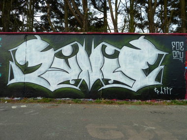 Graffiti Wall - Photo by FOESandFriends - Zynic, FOE, Crew