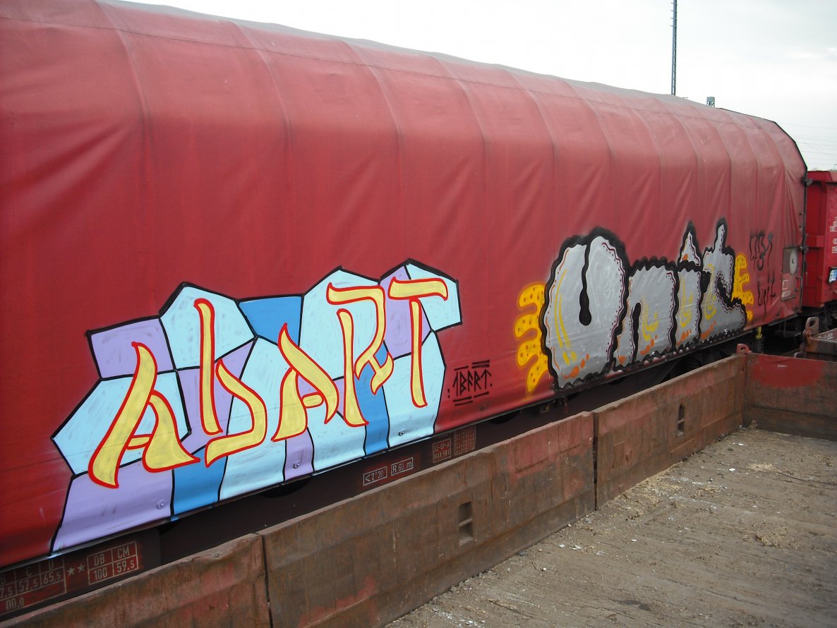 Graffiti Train - Photo by FOESandFriends - Abart, Unit, FOE