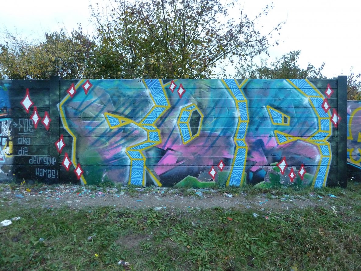Graffiti Wall - Photo by FOESandFriends - FOE, Crew, Cru
