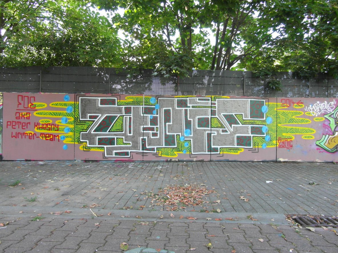 Graffiti Wall - Photo by FOESandFriends - Zynic, FOE, Crew