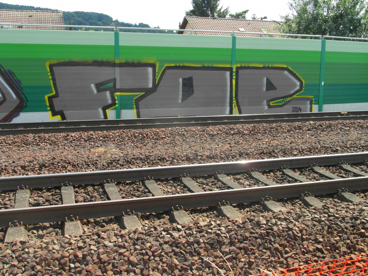Graffiti Bombing - Photo by FOESandFriends - FOE, Crew, Cru