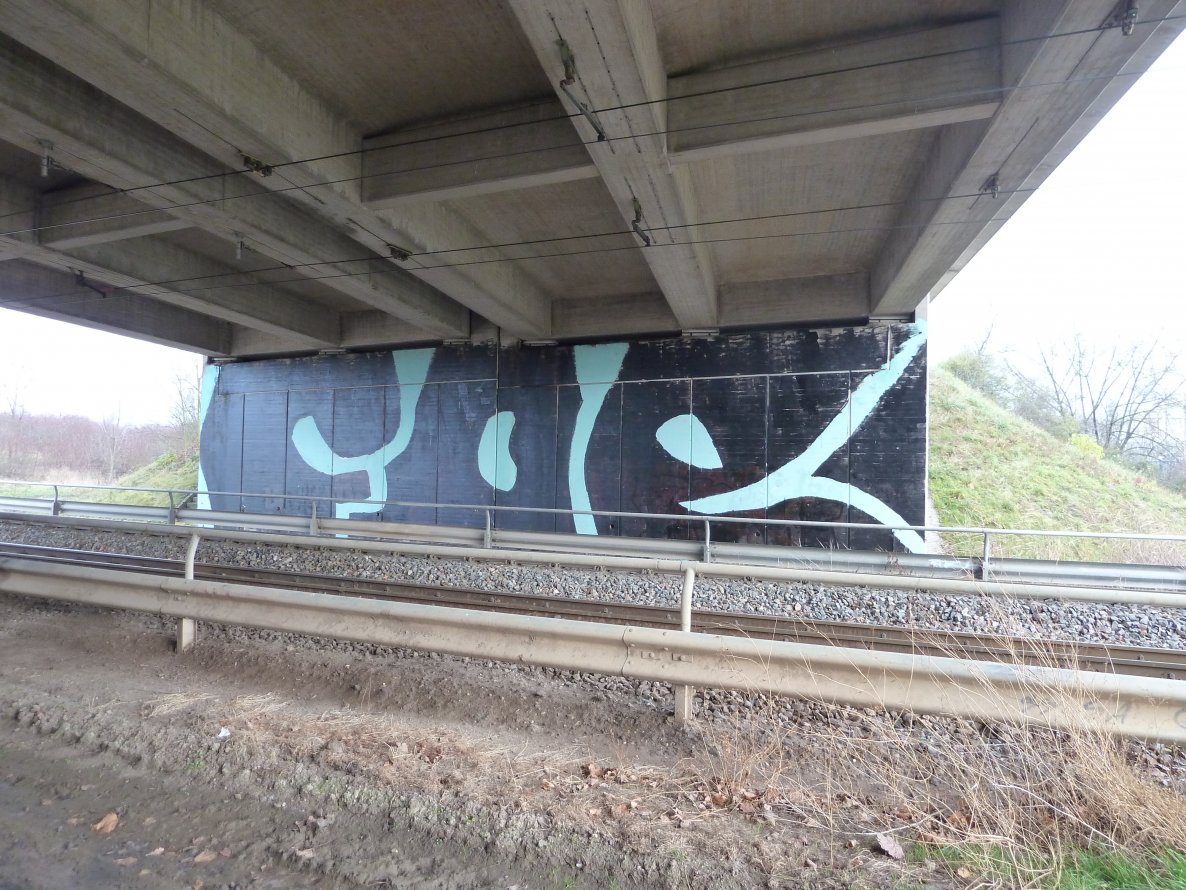 Graffiti Bombing - Photo by FOESandFriends - FOE, Crew, Cru