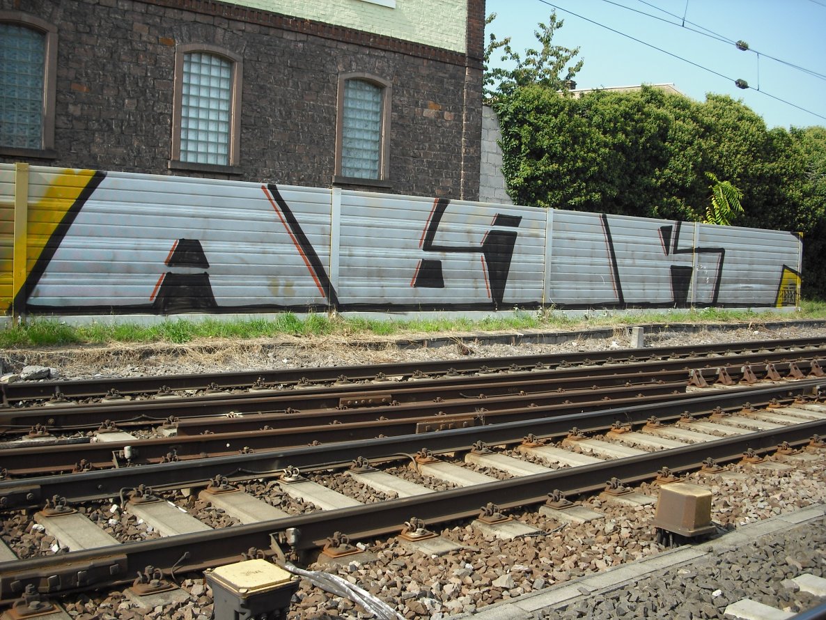 Graffiti Bombing - Photo by FOESandFriends - Abart, FOE, Crew