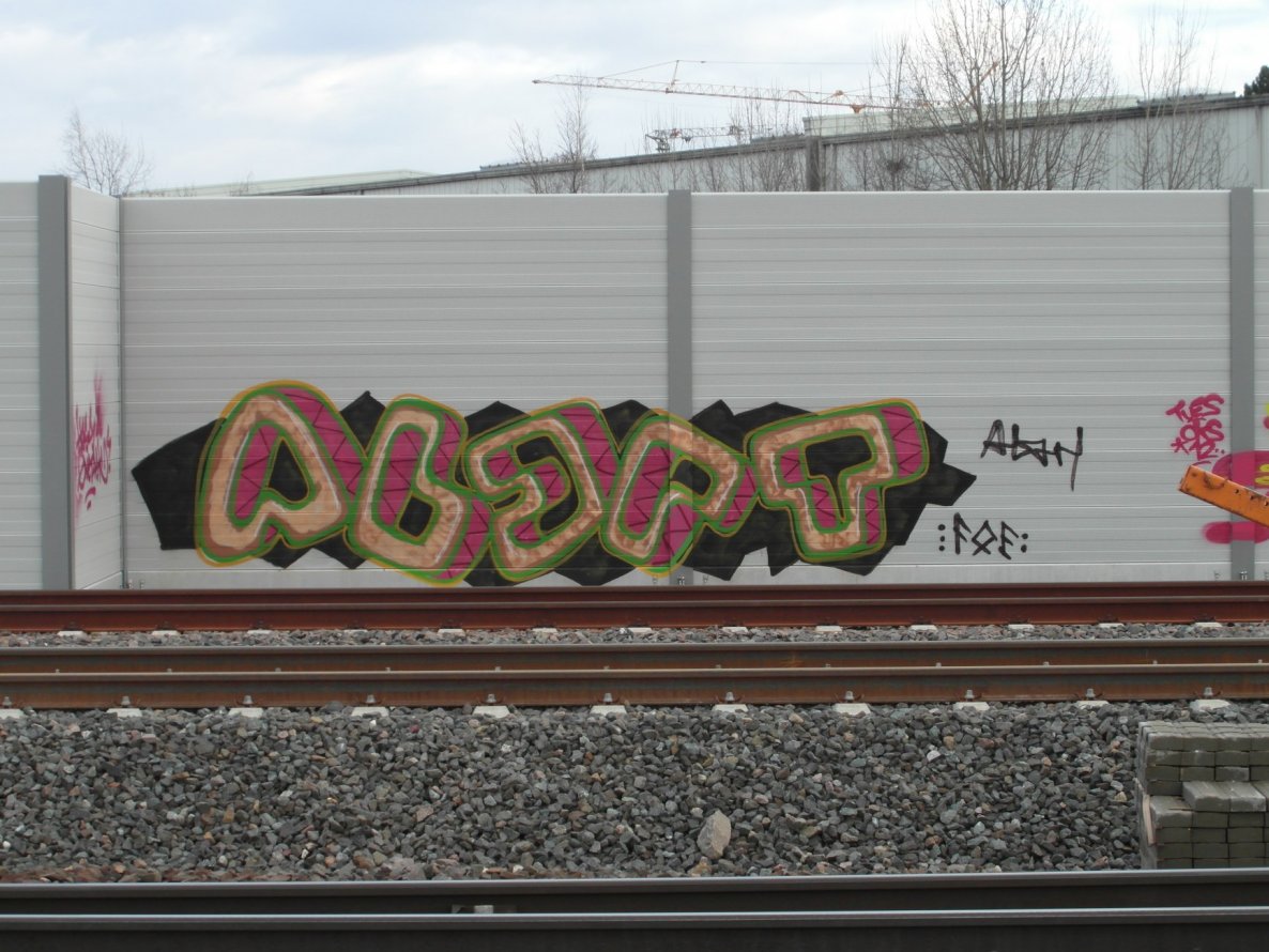 Graffiti Bombing - Photo by FOESandFriends - Abart, FOE, Crew