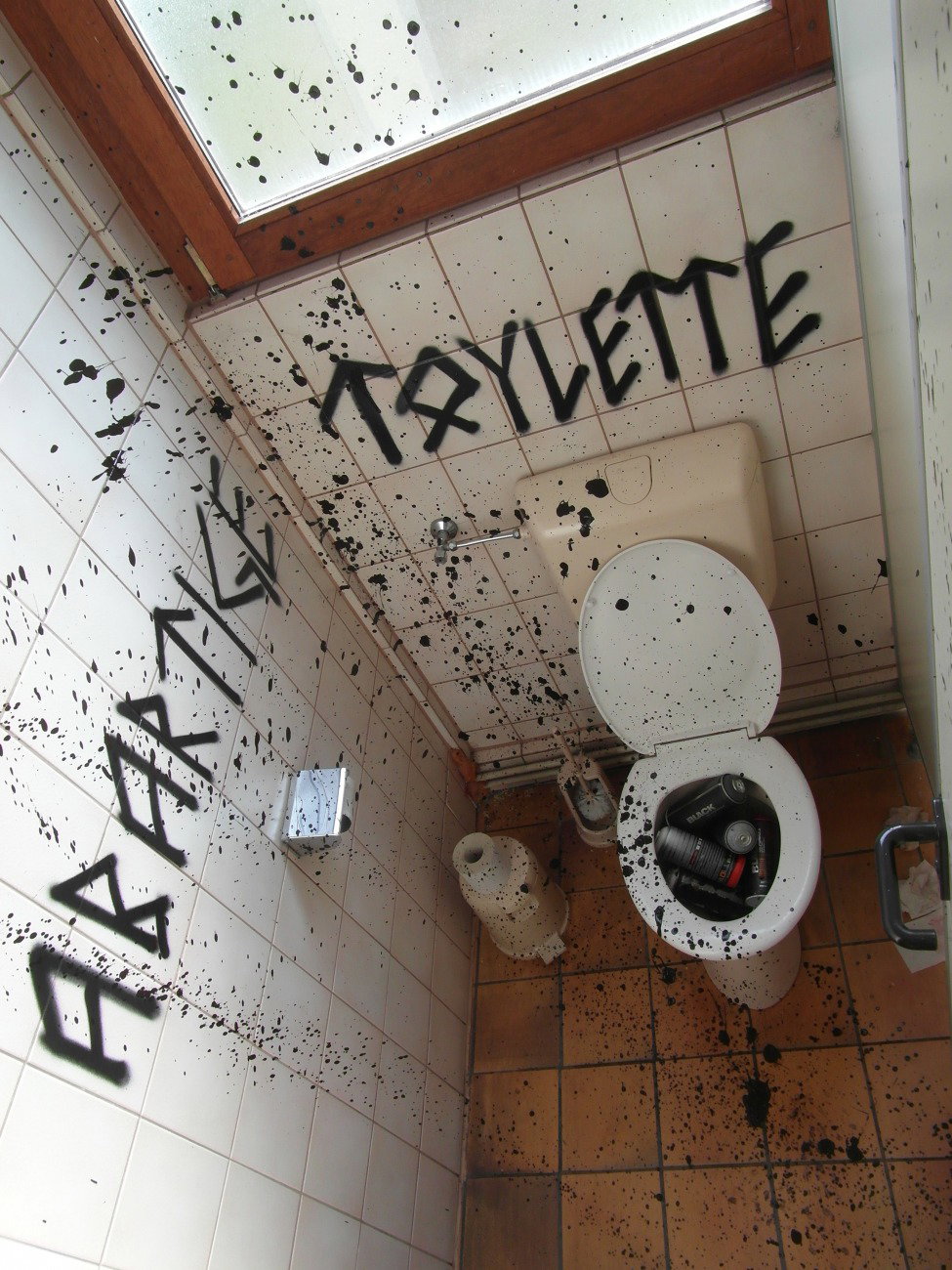 Graffiti Wall - Photo by FOESandFriends - Abart, FOE, Crew