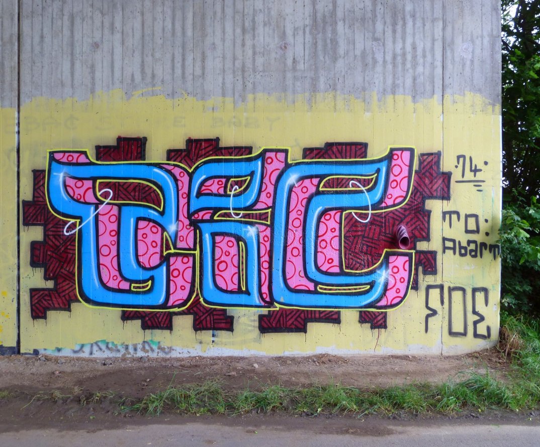 Graffiti Wall - Photo by FOESandFriends - Tic, FOE, Crew