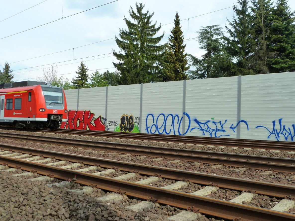 Graffiti Bombing - Photo by FOESandFriends - Avow, FOE, Crew