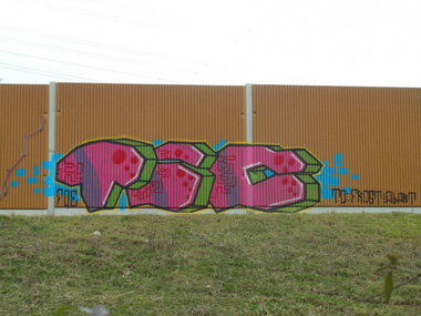 Graffiti Bombing - Photo by FOESandFriends - Tic, FOE, Crew