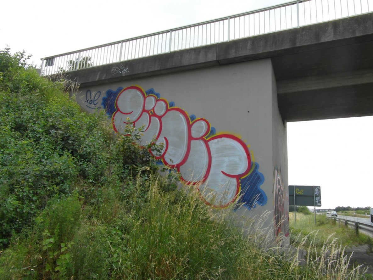 Graffiti Bombing - Photo by FOESandFriends - Zünic, FOE, Crew
