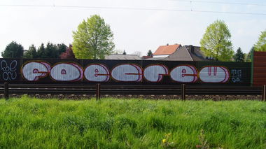 Graffiti Bombing - Photo by FOESandFriends - FOE, Crew, Cru