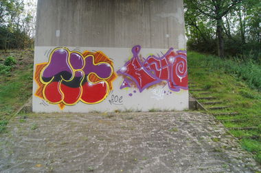 Graffiti Bombing - Photo by FOESandFriends - Tic, FOE, Crew