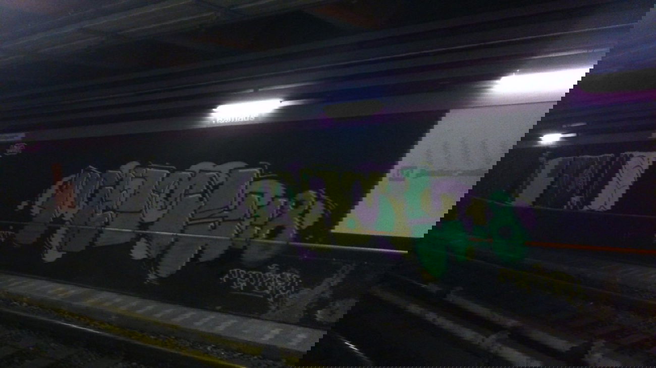 Graffiti Bombing - Photo by FRMONE