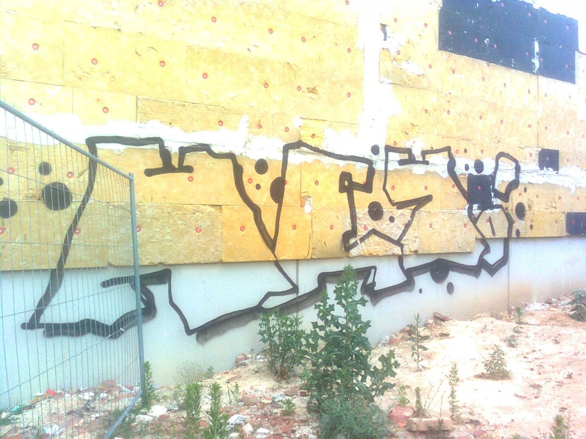 Graffiti Bombing - Photo by FRMONE - hey (2014)