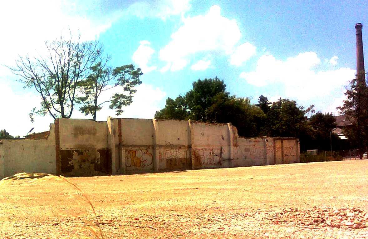 Graffiti Wall - Photo by FRMONE