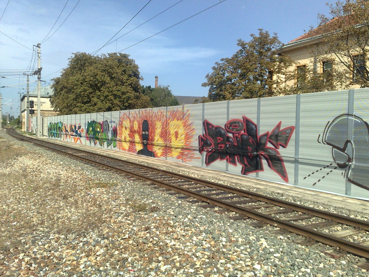 Graffiti Wall - Photo by FRMONE - TD2F, Maybe, Lozer