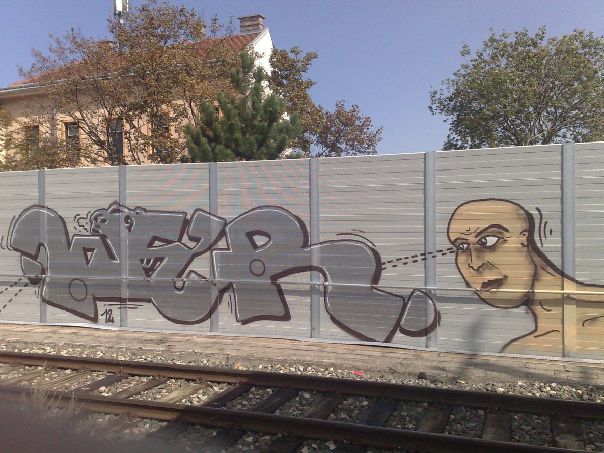 Graffiti Wall - Photo by FRMONE - We´r