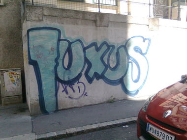 Graffiti Bombing - Photo by FRMONE - luxus