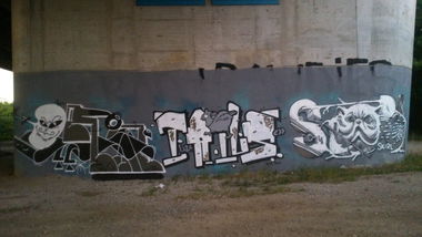 Graffiti Wall - Photo by FRMONE